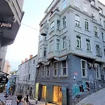 Stylish Getaway-explore The Urban Delights