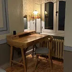 Stylish Getaway-explore The Urban Delights דירה