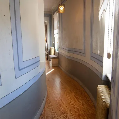 Apartment Stylish Getaway-explore The Urban Delights *